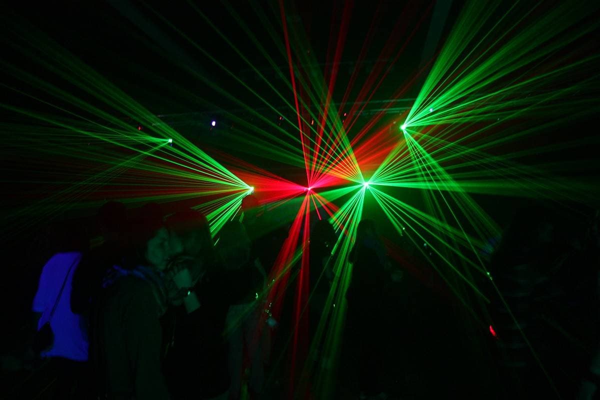 Лазерная установка купить в Красноярске для дискотек, вечеринок, дома, кафе, клуба